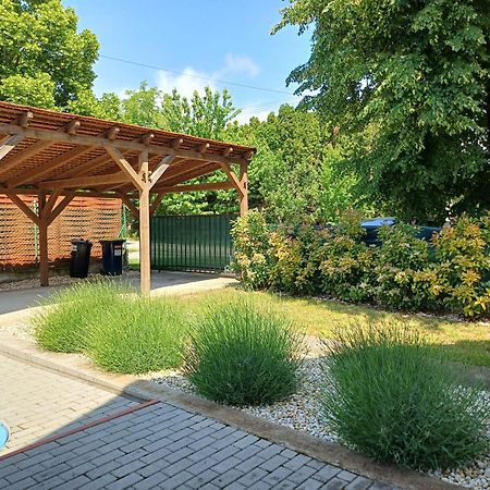 Villa Oliva 8 Fos Balatoni Nyaralo Balatonakarattya Exterior foto